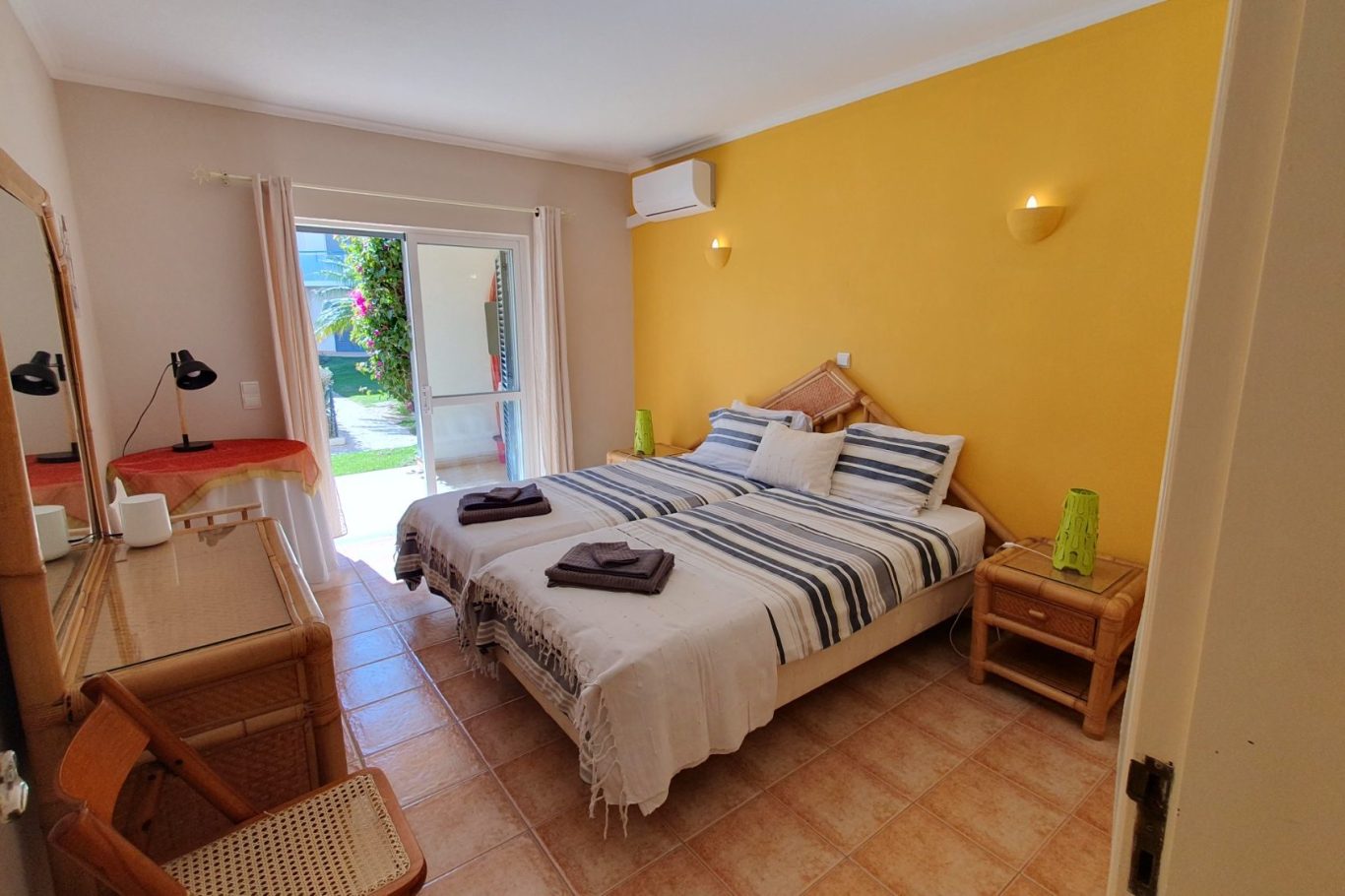 Comfortable apartment on the Algarve coast Bright bedroom in Lagos Algarve apartment, comfortable holiday accommodation
